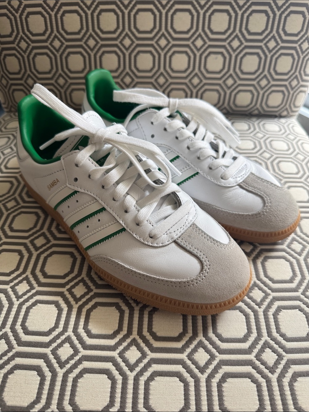 adidas White and Green Retro Samba Sneakers. Womens 7 / Mens 6